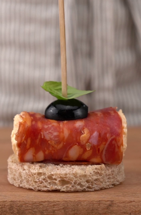 Involtino di Spianata Piccante, formaggio e peperone