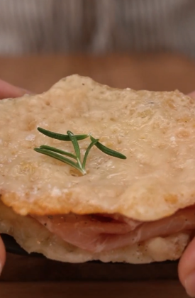 Millefoglie di parmigiano, crudo Pastorello e melone
