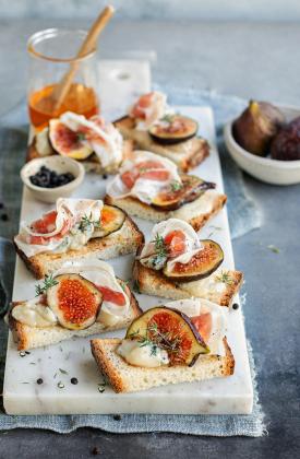 Pane tostato con gorgonzola dolce, fichi e pancetta La Dulcissima