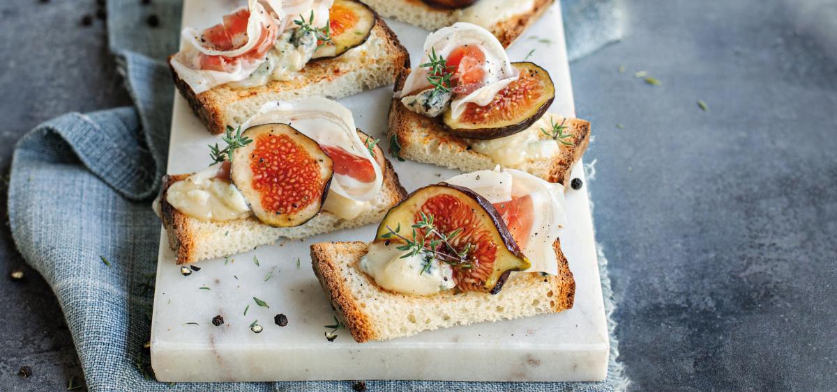 Pane tostato con gorgonzola dolce, fichi e pancetta La Dulcissima