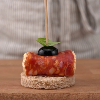 Involtino di Spianata Piccante, formaggio e peperone