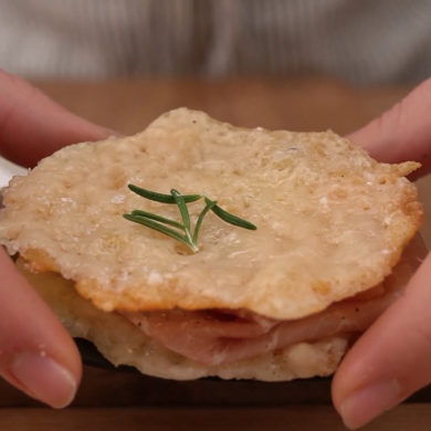 Millefoglie di parmigiano, crudo Pastorello e melone